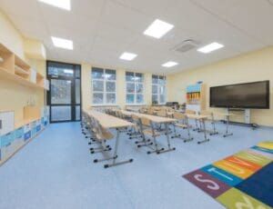 Škola jako umělecké dílo s podlahami FATRAFLOOR